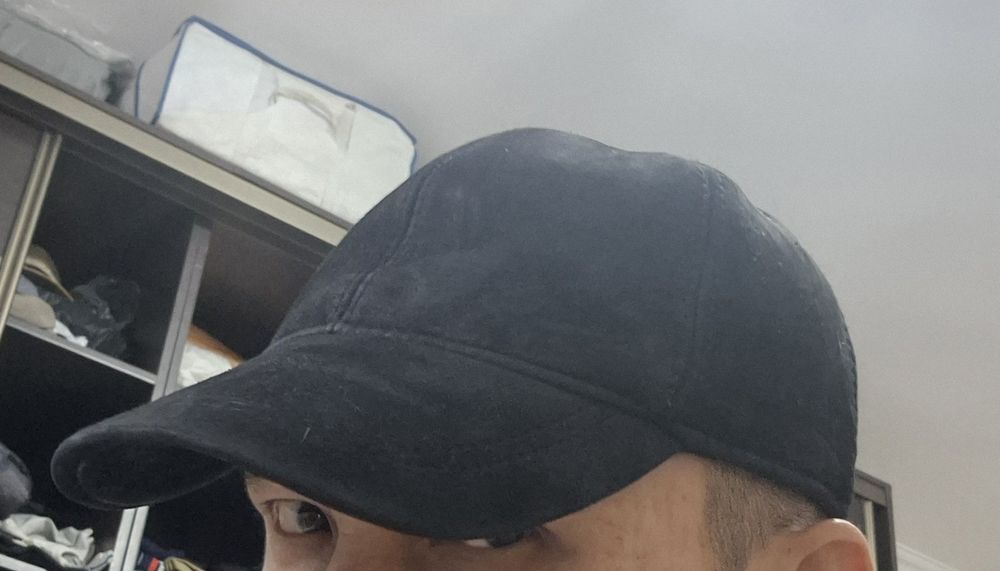 Продам замшевую кепку