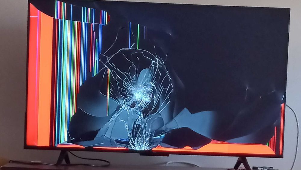 Vand Smart TV TCL QLed 4K pentru piese