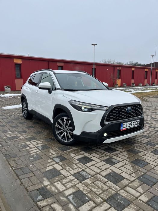 Toyota Corolla Cross Vand Toyota Corolla Cross 2x4 2.0 hybrid 200 cai putere