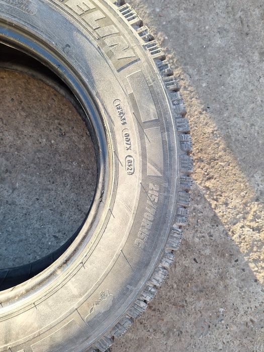 215 70 15c michelin agilis