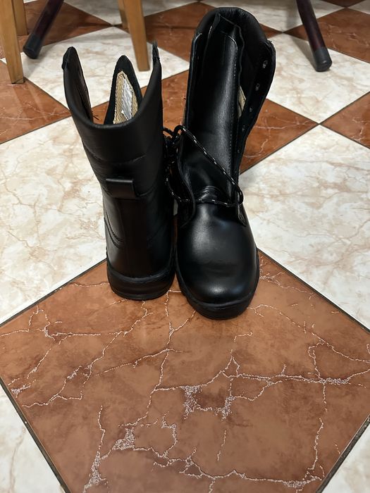 Bocanci din piele naturală 100%