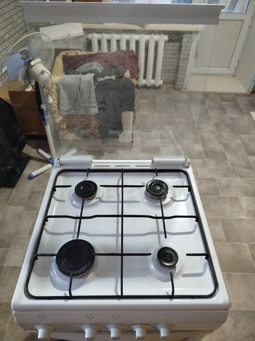Продам газовую плиту