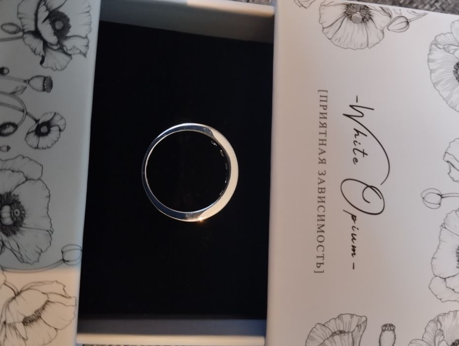 Кольцо от бренда White Opium