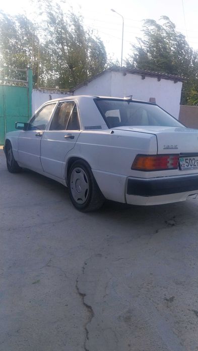 Mercedes-Benz 190