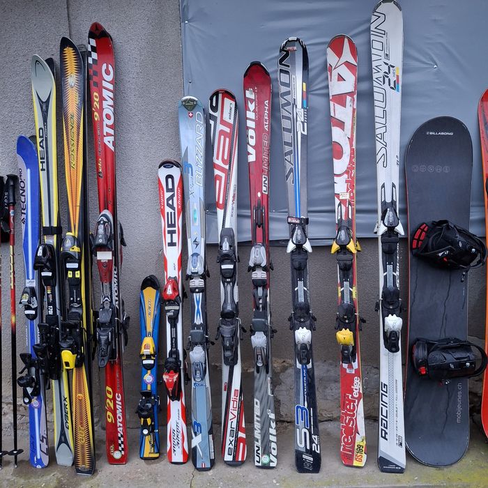 Ски и аксесоари.