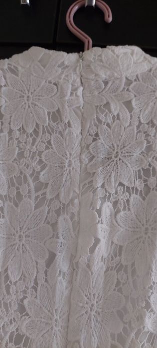 Къса бяла  рокля