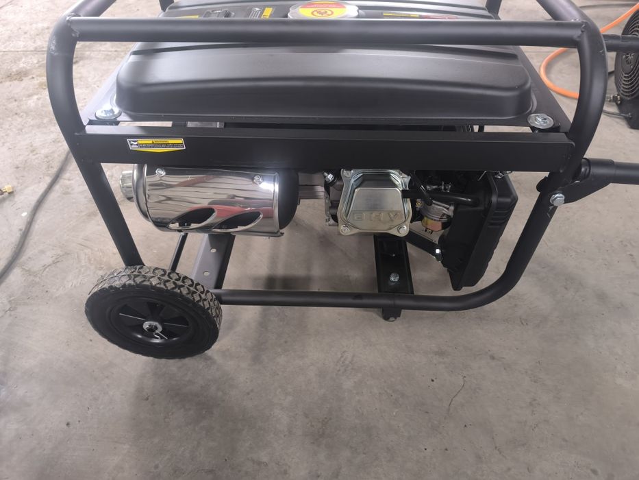 Електрогенератор HYUNDAI  HHY7000FE