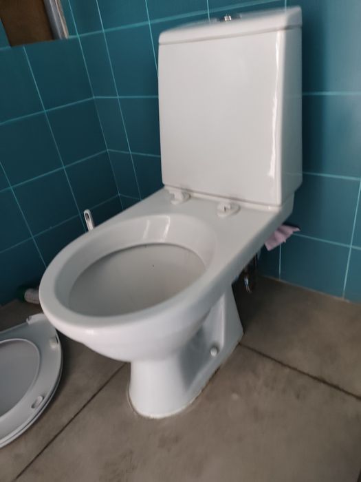 Продам унитаз с раковиной