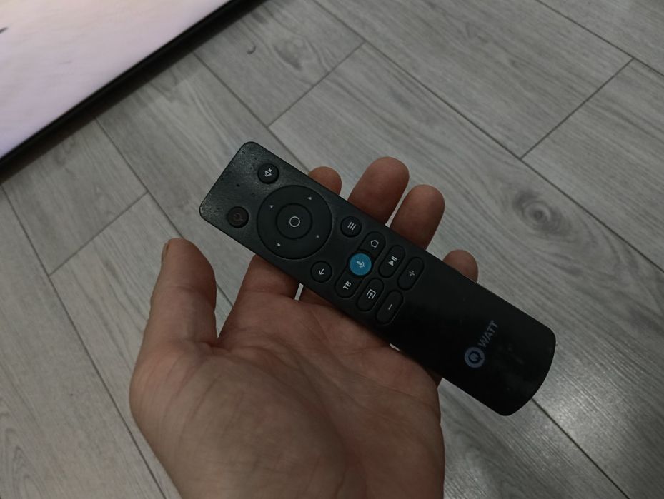 Продам большой телевизор Smart tv