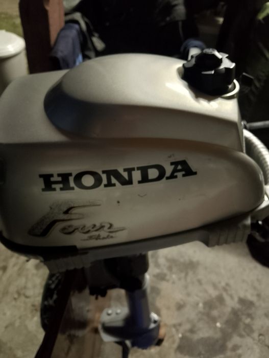 Надуваема лодка+бензинов двигател+електрически двигател