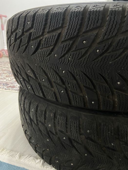 Продам зимние шипованные шины