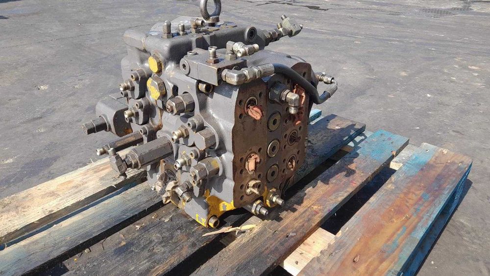 Distribuitor hidraulic Volvo KMX32N pt excavator Volvo EC360