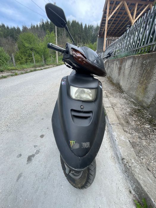 Стари скутери палят и вървят