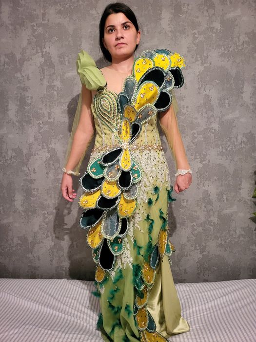 Vand rochie pentru nunti botezuri evenimente