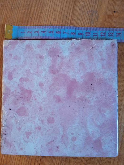 продам плитку советскую Б у 14 на 14 см