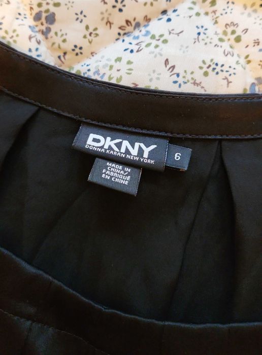 Дамска блуза DKNY 94% коприна, размер M