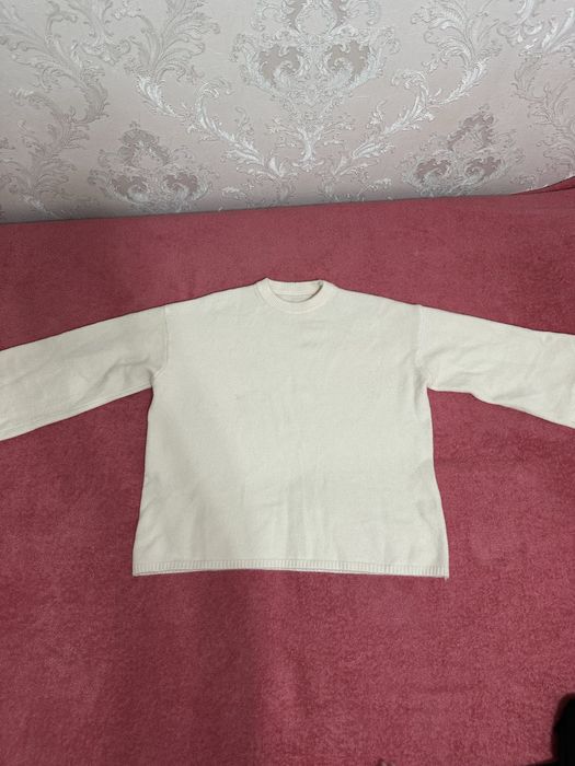 Одежда ( кофта, платье, джинсы)