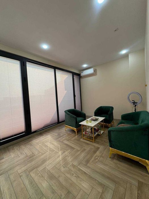 Продается офис  Казы Махалля  305м2