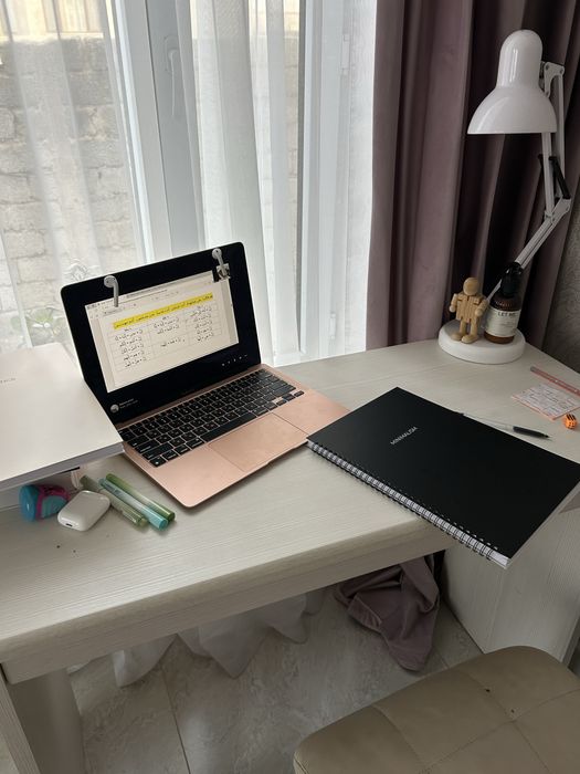 Apple macbook air 2020 M1 chip