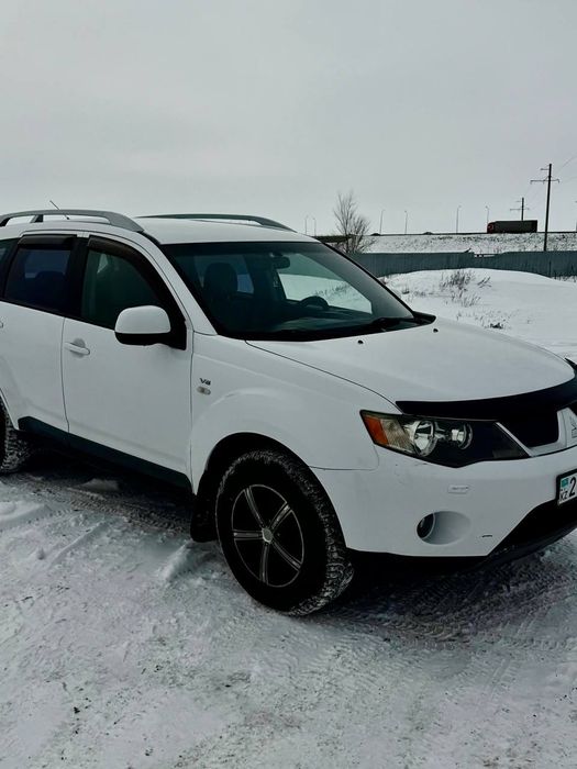 Митсубиси аутлендер