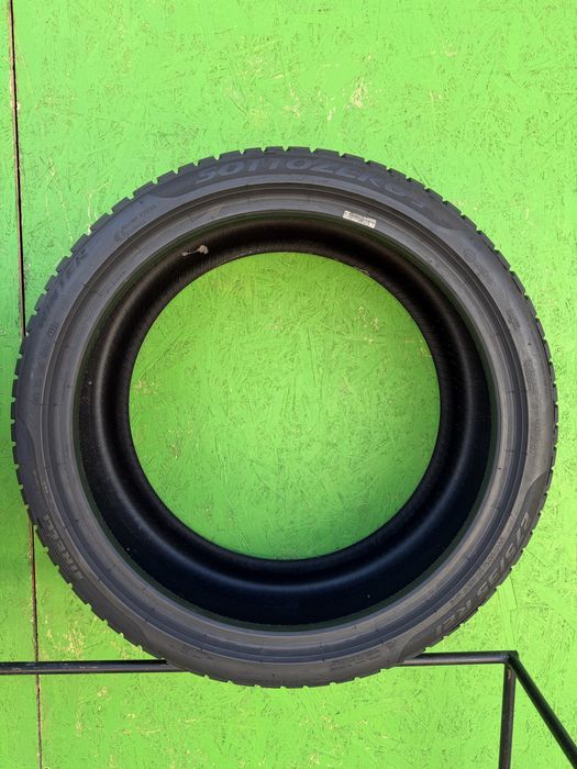 315/30/21 275/35/21 M+S PIRELLI SOTTOZERO3 Profil rămas 90%