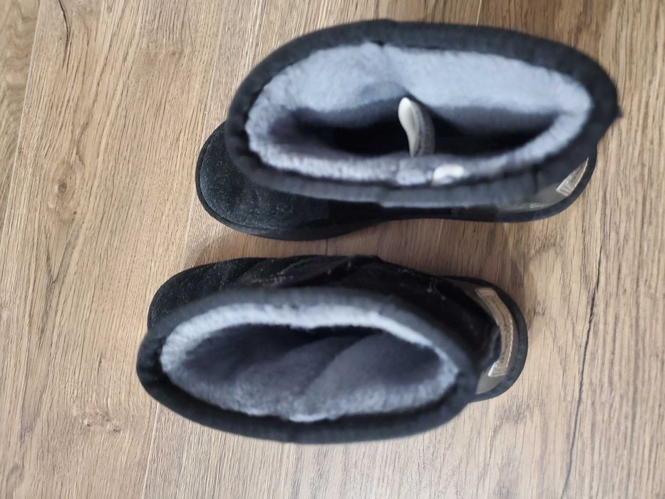 UGG-uri mas 35, piele intoarsa ext