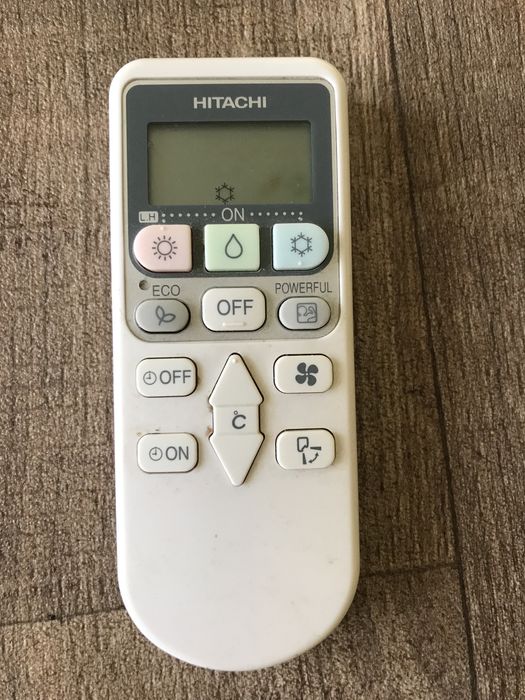 Климатик Хитачи