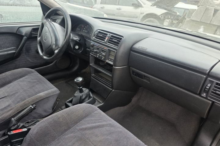 Usa / Portiera spate stanga Opel Vectra 1994 1.6 MT (75 hp)