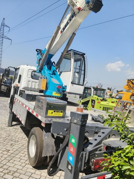Avtovishka Avtokran Foton
