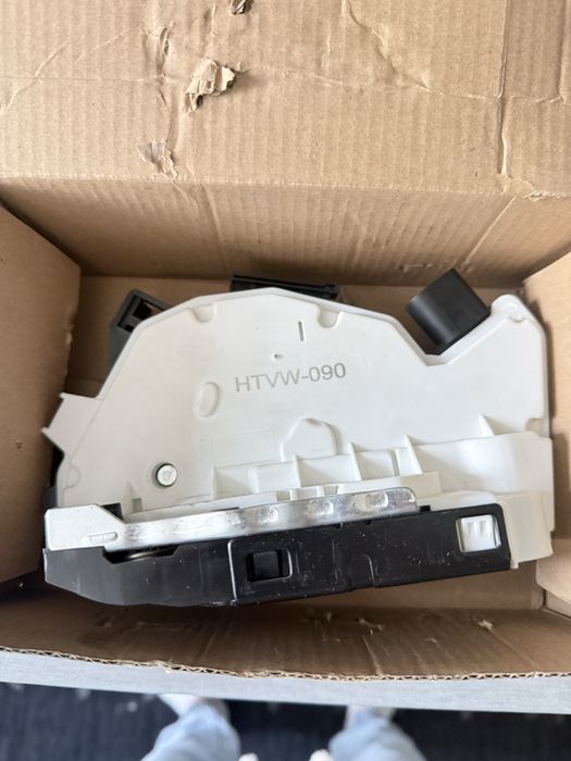 Broasca spate stanga actuator passat cc 2010