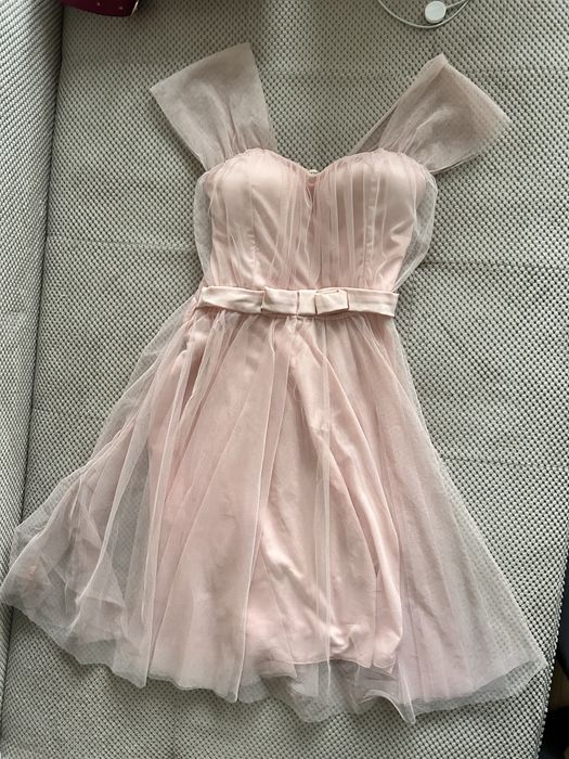 Дамска розова рокля с тюл