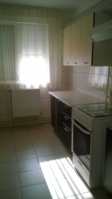 Proprietar apartament 3 camere Piata Centrala Galati • OLX.ro