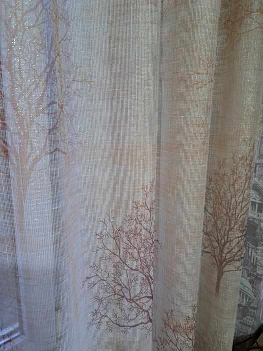 Продам штору в хорошем состоянии.