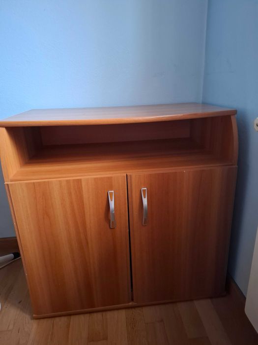 Mobila dormitor cu dulap si comodă