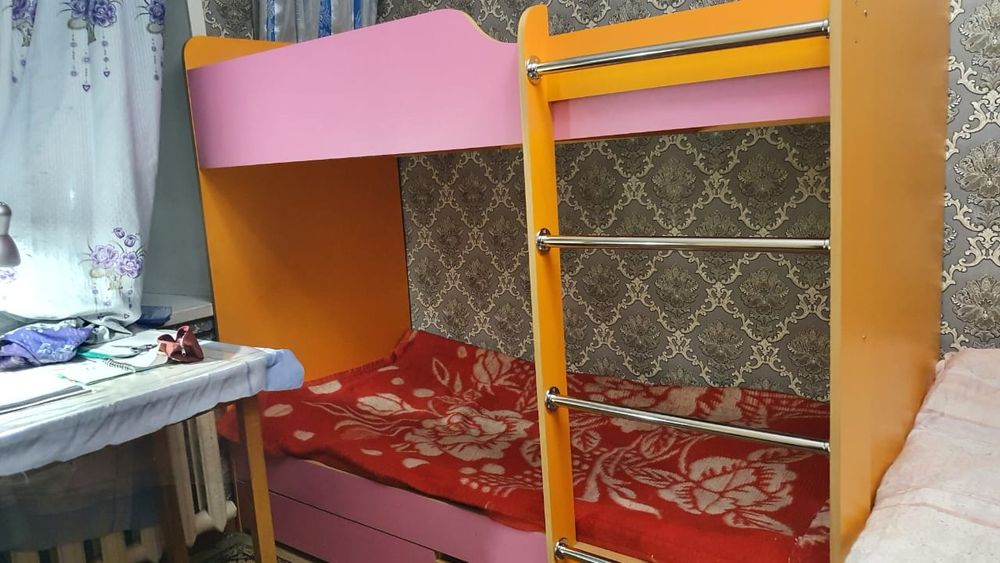 Двухьярусные кровать