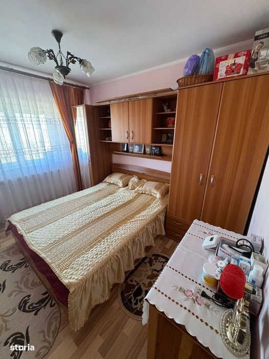Vand apartament 2 camere Crihala, centrala gaz