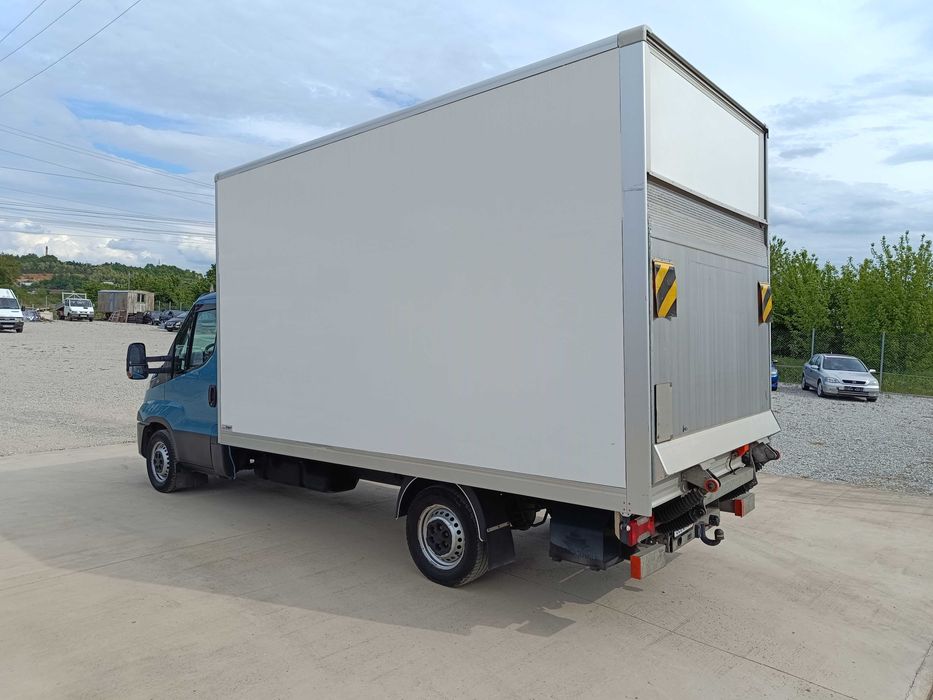 Фургон с падащ борд