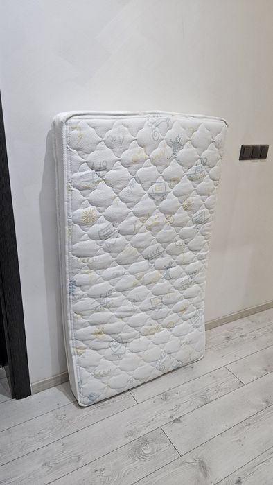 Детско легло с матрак и под матрачна рамка