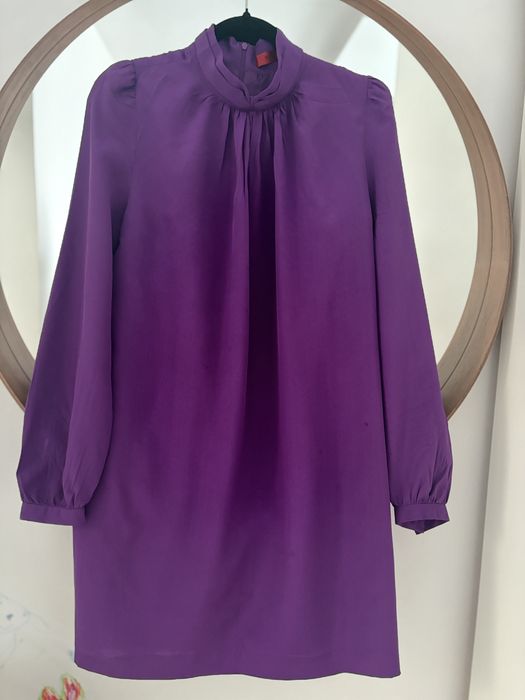 Rochie Hugo, material care imita matasea - originala