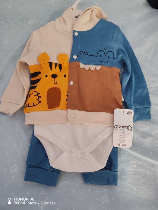 Нови бебешки дрехи с етикет