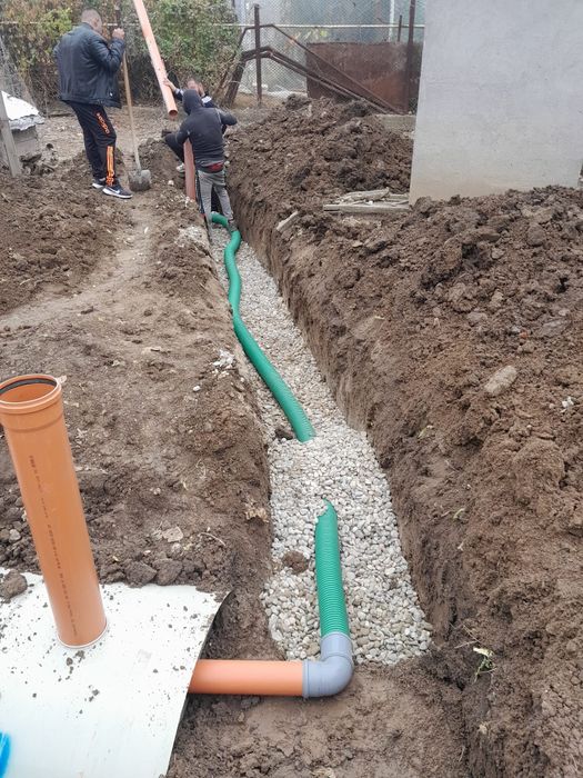 Vând si montez fose