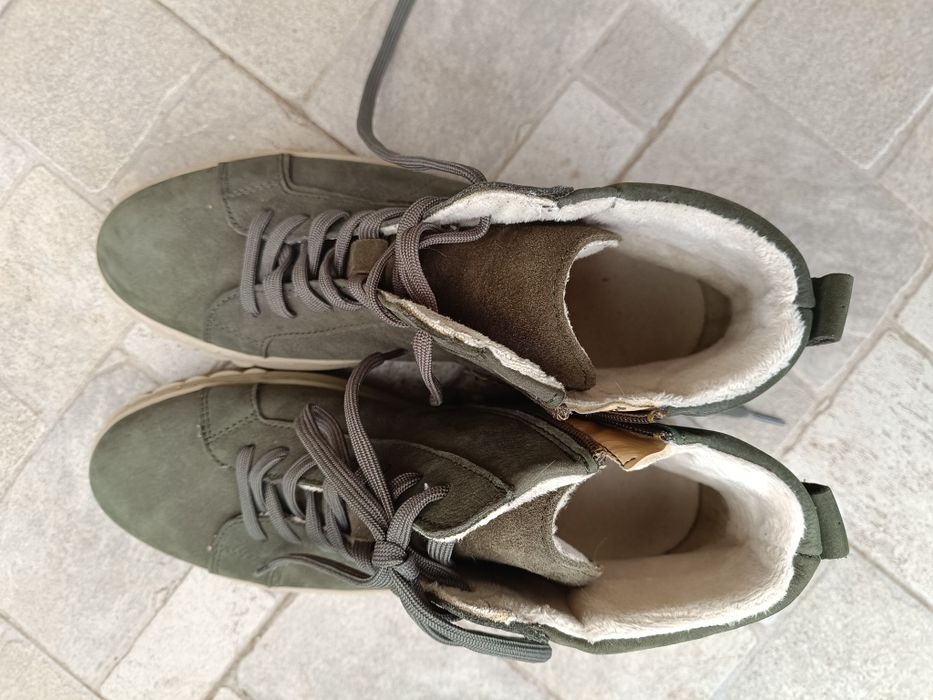 Ghete NOI culoarea verde cu șiret și fermoar Tamaris