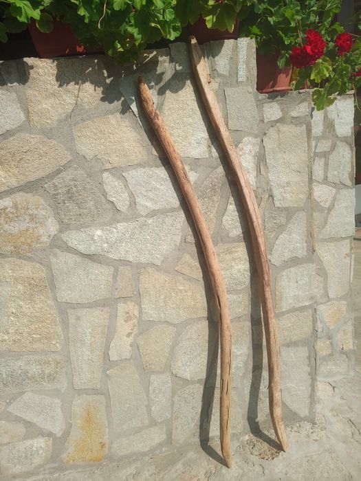 Дървена кобилица за менци.Чифт кобилица за впряг.Дървен куфар.