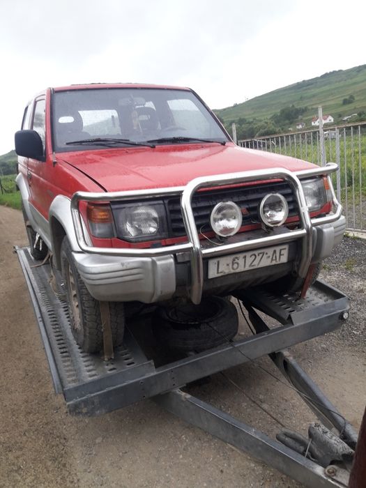 Cutie de mitsubishi pajero cu super select pe stânga