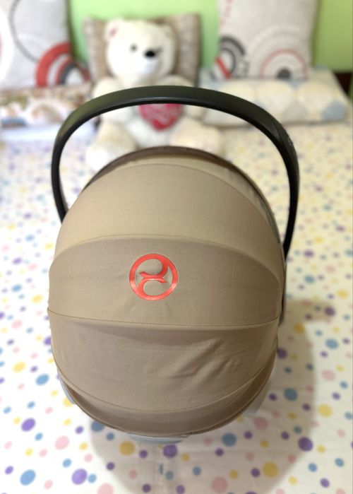 Стол за кола Cybex Cloud Z i-size Karolina Kurkova Fashion Collection