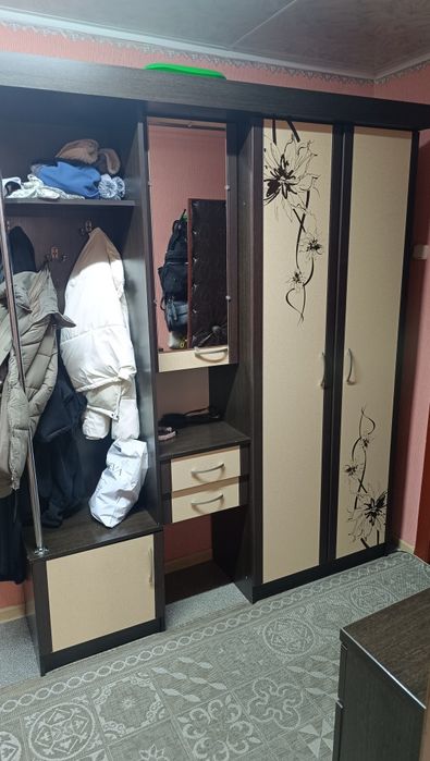 Отдам даром прихожую