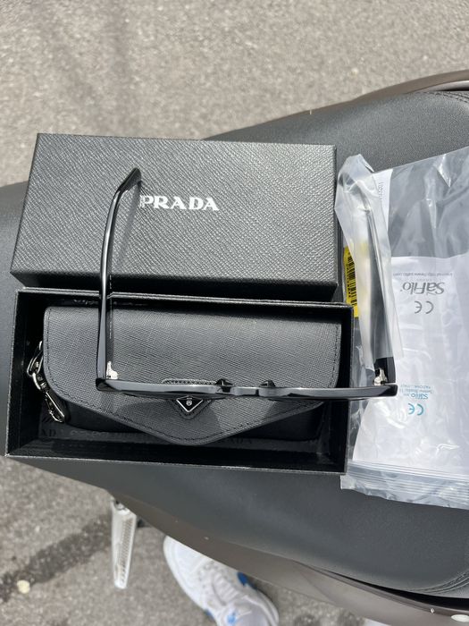 Слънчеви очила Prada