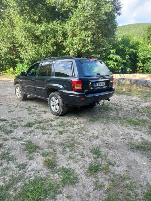 Vând jeep Grand Cherokee