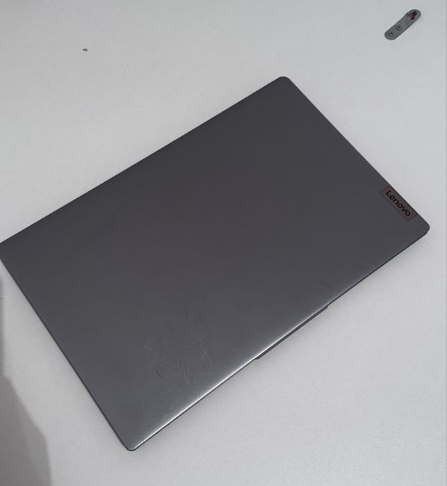 Lenovo IdeaPad Slim 3 15IAH8