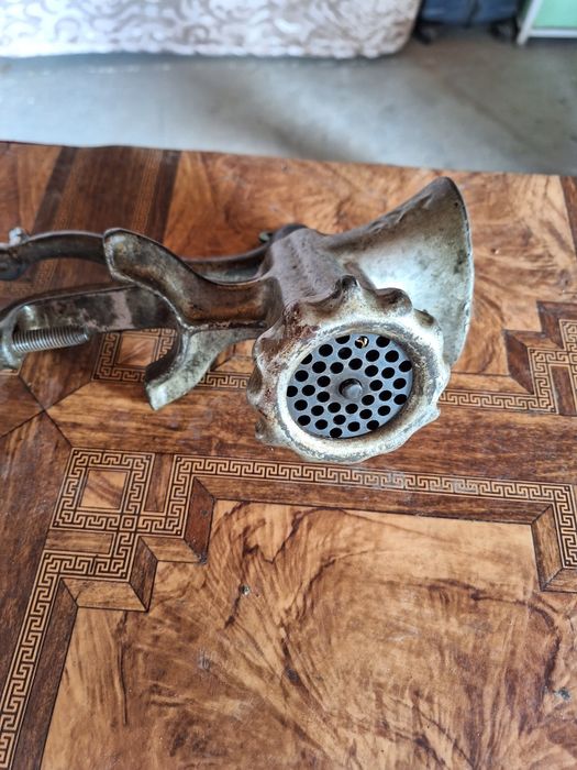 Чугунная мясорубка